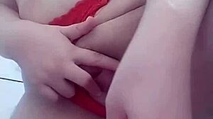 Joven milf mexicana latina sexy mom se masturba con un juguete que le mando un seguidor culo gordo tetas con leche big butt big ass