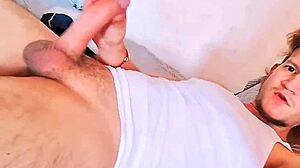 El Chacal loves oils, passive lets him massage 😏