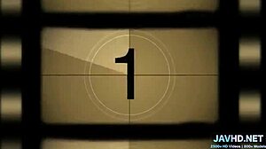 japanese girls flaunt short skirts