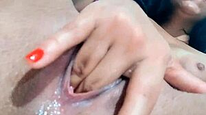 Hot colombian babe, fuck that creamy pussy now?