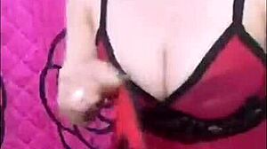 Vietnamese beauty streams her seductive live show tonight