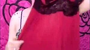 Vietnamese beauty streams her seductive live show tonight