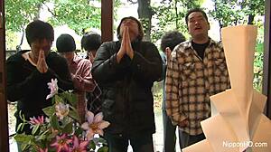 嗯，这日本妹子在自摸