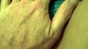 Hot babe, what's the sneaky beach sex problem?