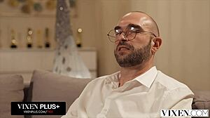 VIXEN CON ARTIST EVE SWEET USES HER FEMME FATALE CHARMS TO PLAN HEIST