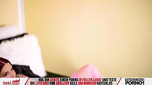 Steamy glimpses into Avivarocks’ dirty camshow