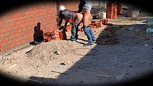 c�mara catches ingeniera nataly bent over