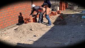 c�mara catches ingeniera nataly bent over