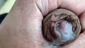 Young guy cums really good in homemade video