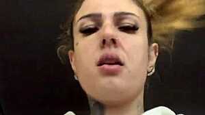 sapatona fica com muito tesao na academia vendo camisa transparente mostrando bicos suado duro