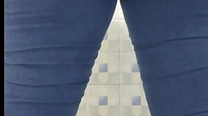 I worship her big ass in the bathroom with fishnets