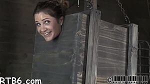 Couple Seduces Babe For Hardcore Blowjob And Facial 😏