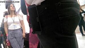 Me encontré a esta putita irresistible nalgona. Ella es una prostituta con leggings ajustados follando duro.