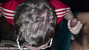 Nerd Gay Sendo Usando Por Dois Ativos No Box De Um Cinema Porn� Gay - Completo No Red!