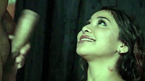 me dejan sola con mi padrastro y me enseña a follar