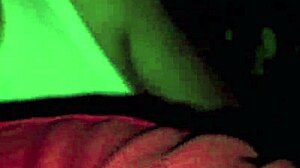 Nerd Gay Sendo Usando Por Dois Ativos No Box De Um Cinema Porn� Gay - Completo No Red!