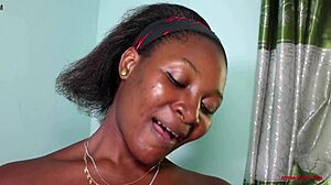 Yaoundé Street Girl Masturbates Publicly!