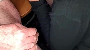 mi succhia il cazzo di nascosto e ingoia tutto, e io godo come una bestia?