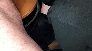 mi succhia il cazzo di nascosto e ingoia tutto, e io godo come una bestia?