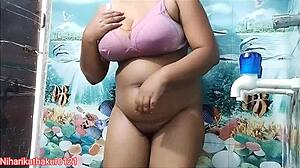 indian desi girl anjali arora shows big tits and ass