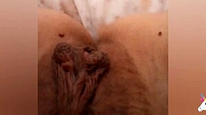 greta va in bagno e poi si riscalda sotto la coperta.