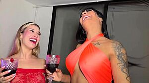 me encuentro a una vieja amiga en una fiesta y me come el culo toda la noche