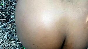 gravei escondido, dei pro novinho gostoso d4, minha raba gigante balançando, quer ver mais?