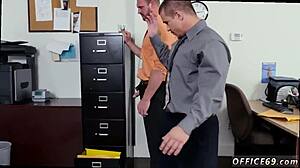 Bodybuilder starts first day at work with bareback encounter