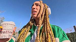 La ebony luna black me reconoce en la calle y me lleva a su casa para follarme sin compasion