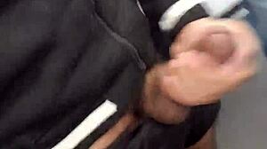 Safadeza no banheiro da academia adrenalina a mil com esses machos - full sheer