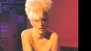 blonde legend lois ayres strips and gets fucked on stage! 🍑