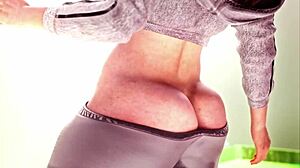 GIANTESS GIANT WOMAN GROWTH 3D MODEL ANIMATION with big tits and ass