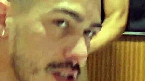 Dando o cu e cheirando a cueca