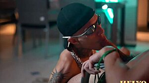 Suruba com gêmeos e mano colocam 3 piroca no mano.