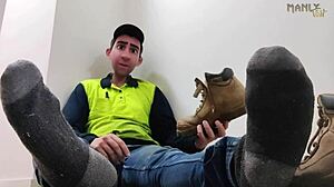 work sucks, but i escape into foot fantasy dreams with my step gay dad! 😌🦶