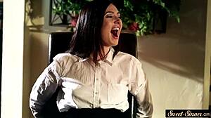 Glamorous Babe Gets Pussyfucked and Jizzed in Roleplay.