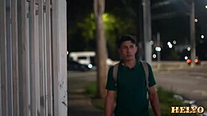 Suruba com gêmeos e mano colocam 3 piroca no mano.