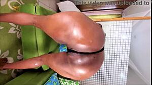 soft big ass milf twerks teasingly 😘