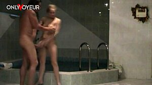 Voyeur slutwife meeting bull