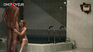 Voyeur slutwife meeting bull