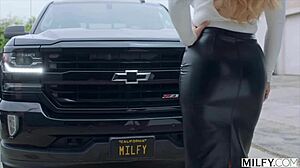 i'm milfy cock-hungry sedona reign needing a man for my milfy debut, licking pussy and blowjob