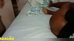 enchendo o cuzinho de leite com leite