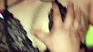 Mi hermosa amiga otaku me deja follarla después de la convención, parte 2, con sensual close-up.