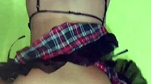 Mi hermosa amiga otaku me deja follarla después de la convención, parte 2, con sensual close-up.