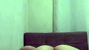 novinha cheating on boyfriend, showing wet pussy to guys 😏