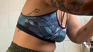 married lady pretends to cook online, but flashes her swollen pussy instead