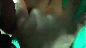 Levei uma pequena caipira pra aprende andar de motu gostosa comi a bucetinha dela e cu