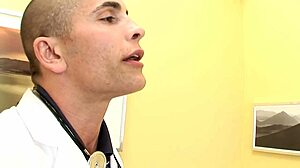 Dr. Latina Fucker in Quick Hospital Action