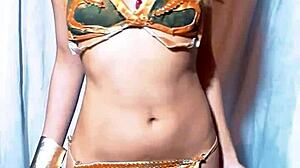 Bonneyuwu Cosplays Leia In Star Wars Scene