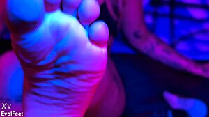 paola sucks her toes deepthroat style barefoot